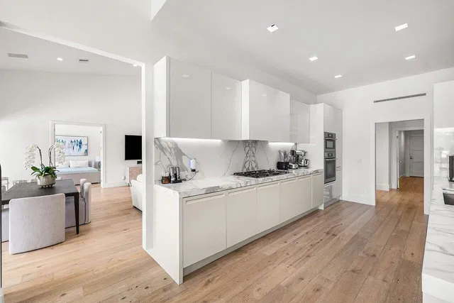 Admirals Cove Residence photo 27