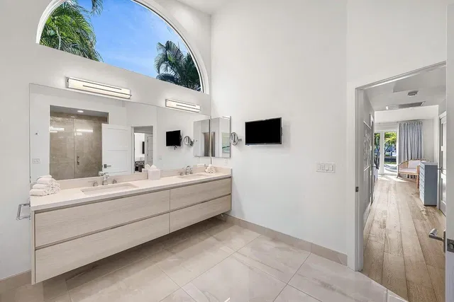 Admirals Cove Residence photo 37