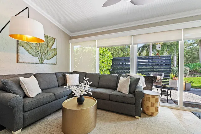 Monarch Country Club Residence photo 36