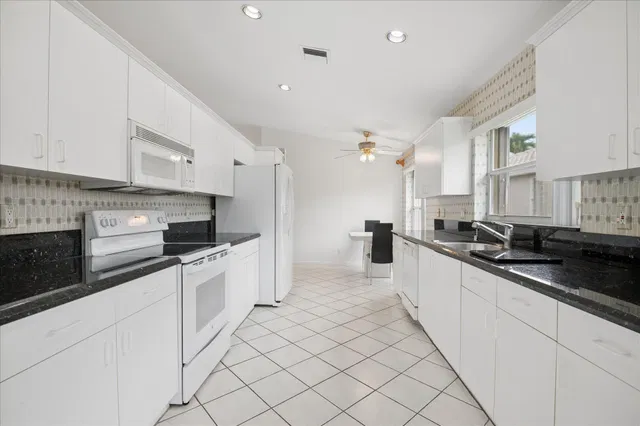 Residence photo 5