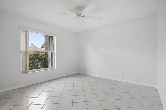 Residence photo 17