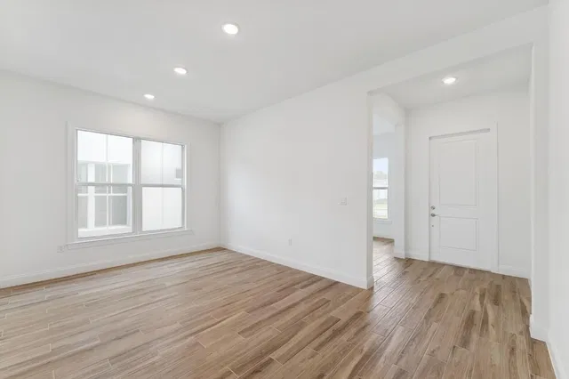 Residence photo 3