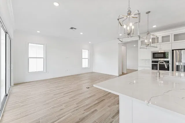 Residence photo 17
