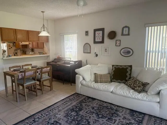 Residence photo 6