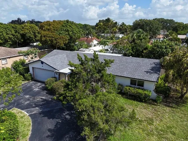 Residence photo 3