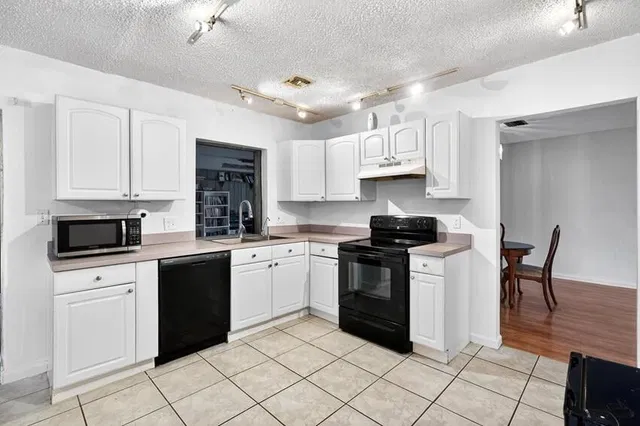 Residence photo 8