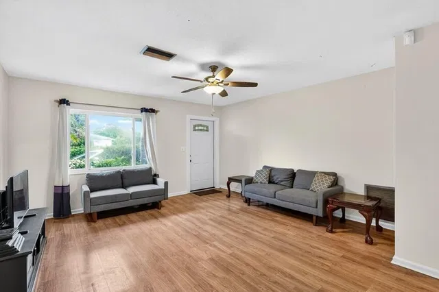 Residence photo 15