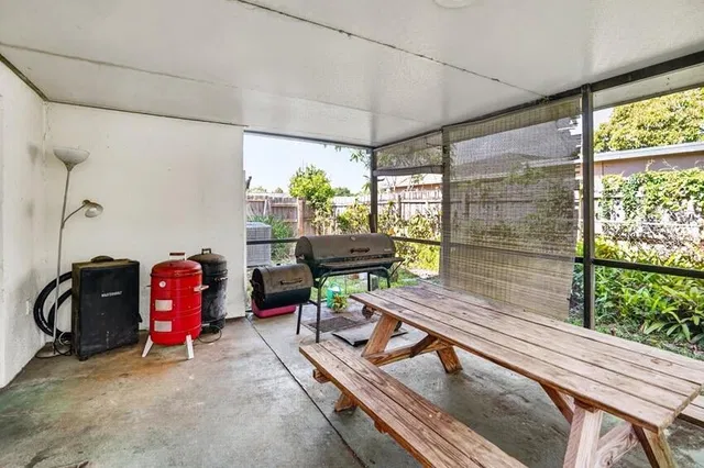 Residence photo 28