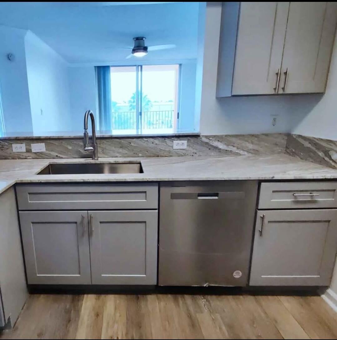 Unit 506 photo 2