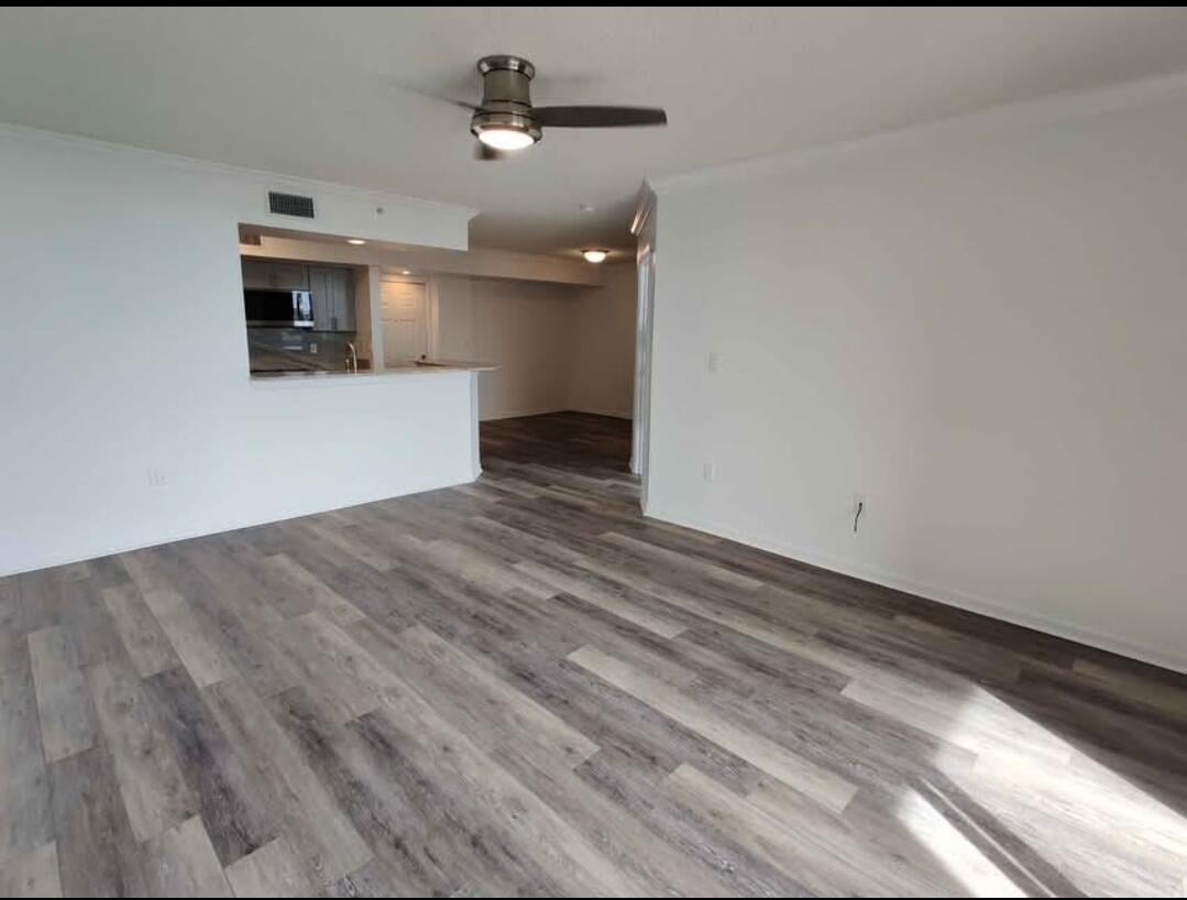 Unit 506 photo 5