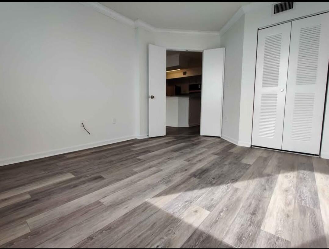 Unit 506 photo 13