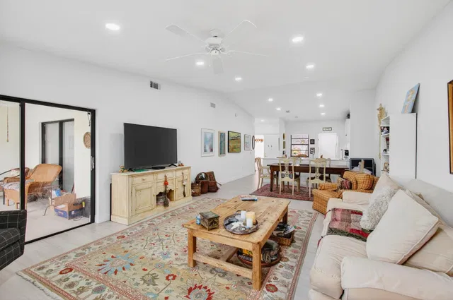 Residence photo 6