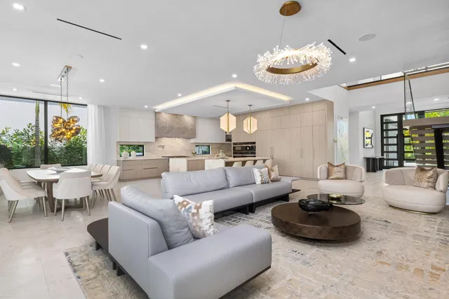 Royal Palm Yacht and Country Club Residence photo 7