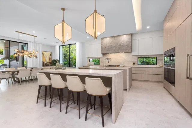 Royal Palm Yacht and Country Club Residence photo 12