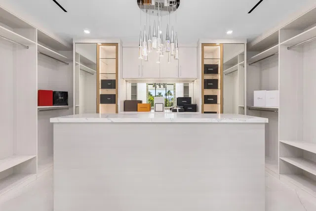 Royal Palm Yacht and Country Club Residence photo 40