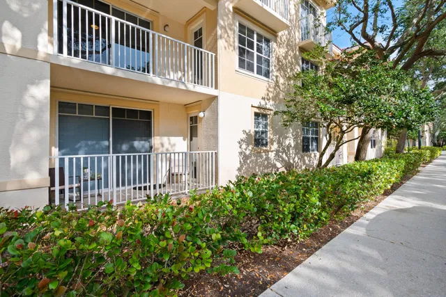 Unit 20 photo 23