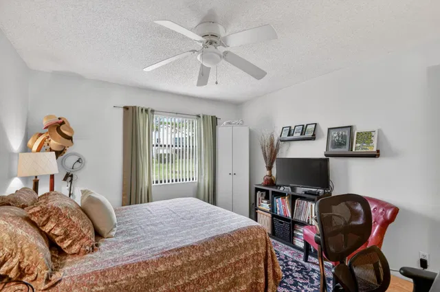 Residence photo 15