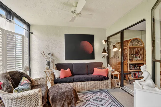 Residence photo 19