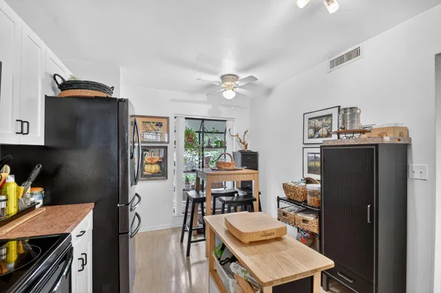 Residence photo 32