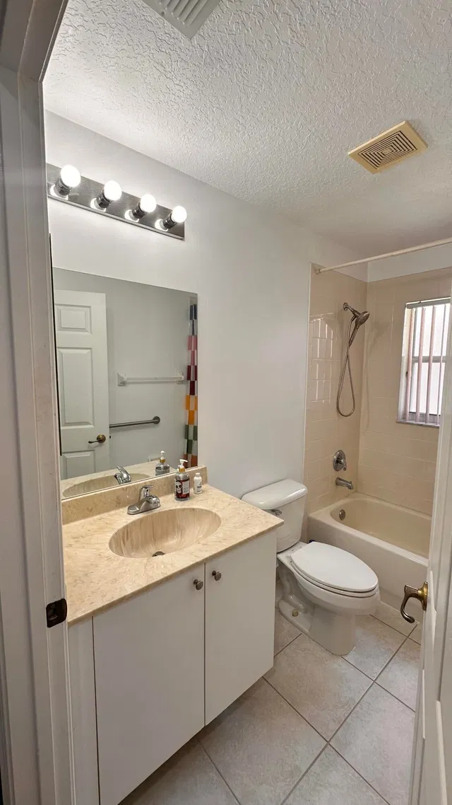 Residence photo 17