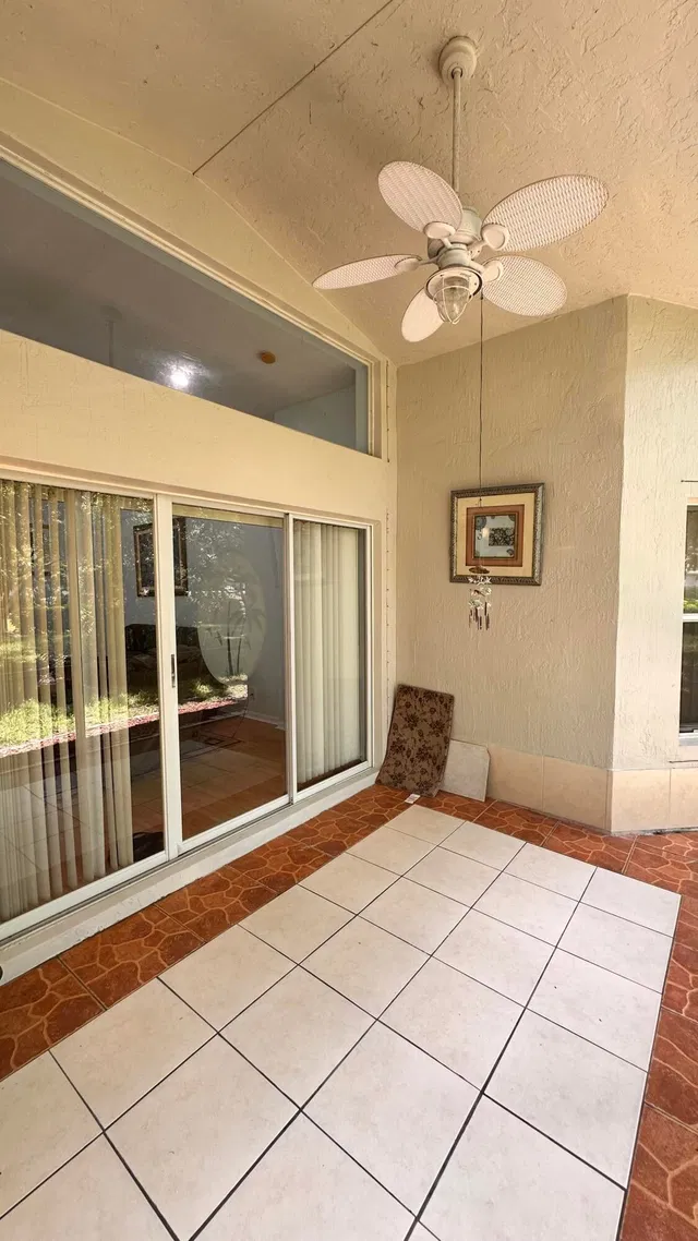 Residence photo 18