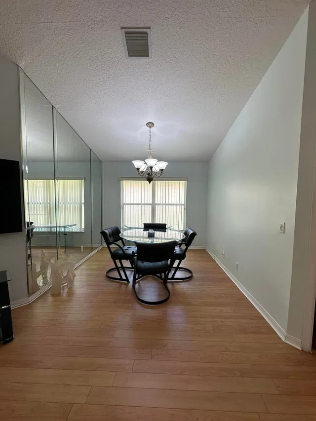 Residence photo 20