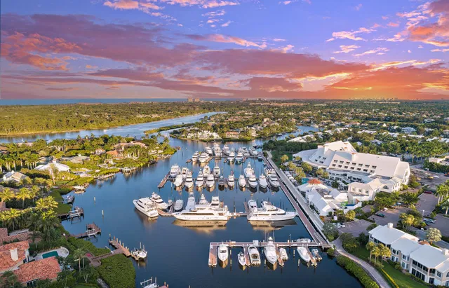 Admirals Cove Residence photo 45