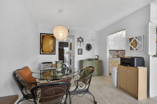  Residence photo 12