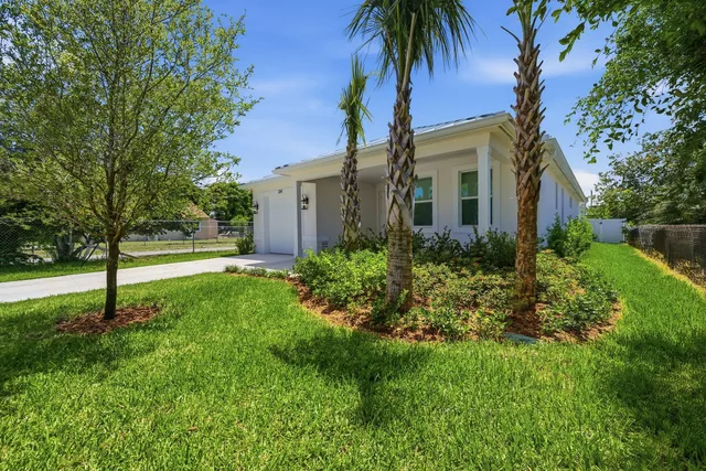 Residence photo 3