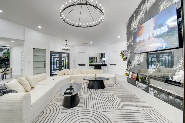 Pinewood Residence photo 2