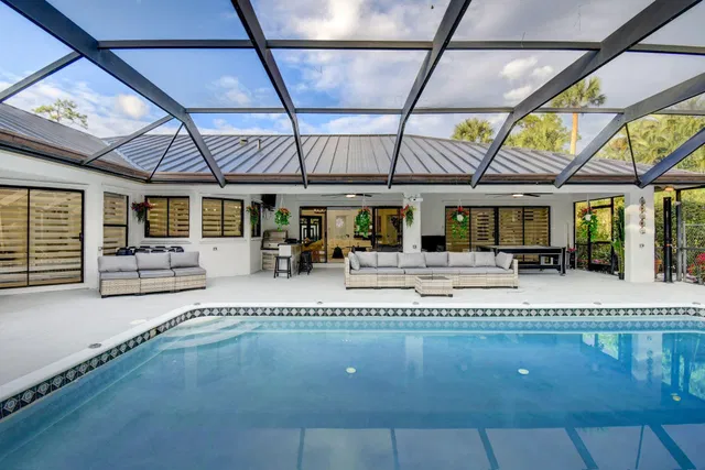 Pinewood Residence photo 51