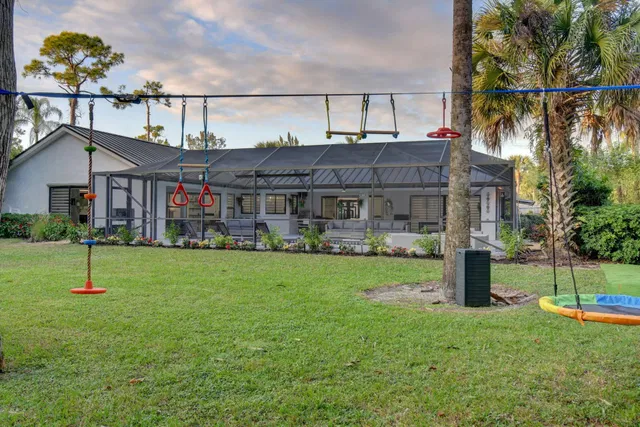 Pinewood Residence photo 62