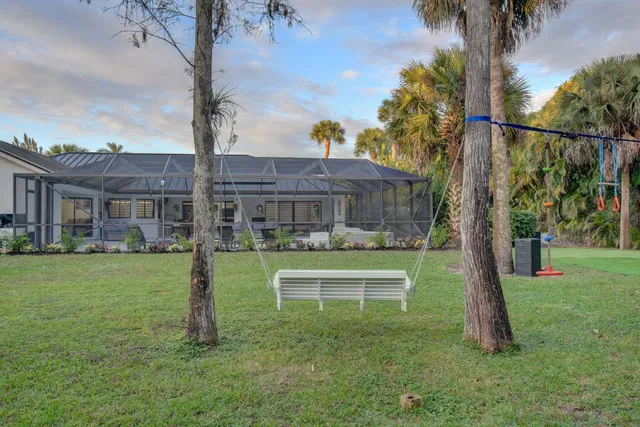Pinewood Residence photo 63
