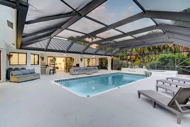 Pinewood Residence photo 66