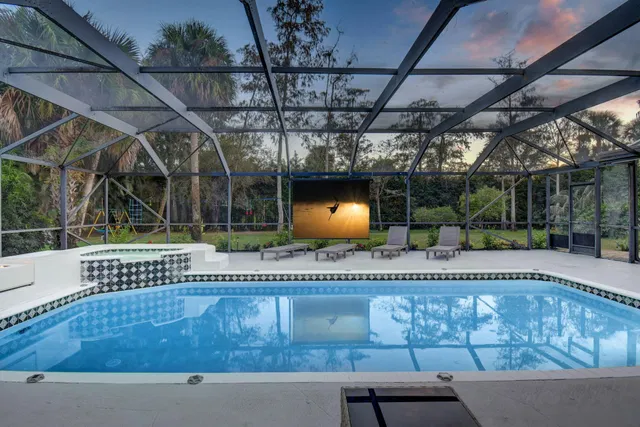 Pinewood Residence photo 69