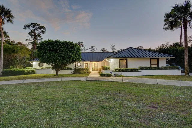 Pinewood Residence photo 75