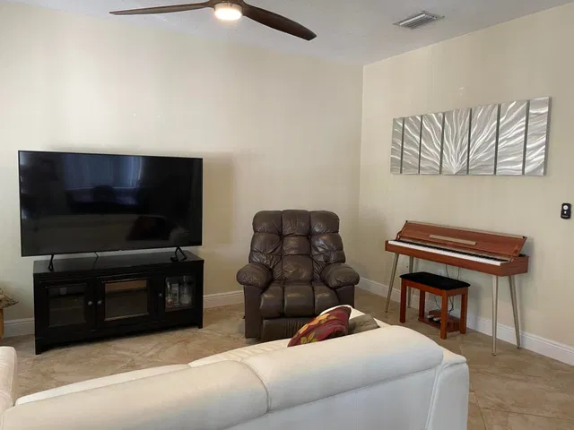 Residence photo 10