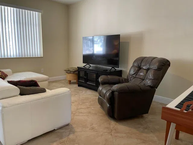 Residence photo 11