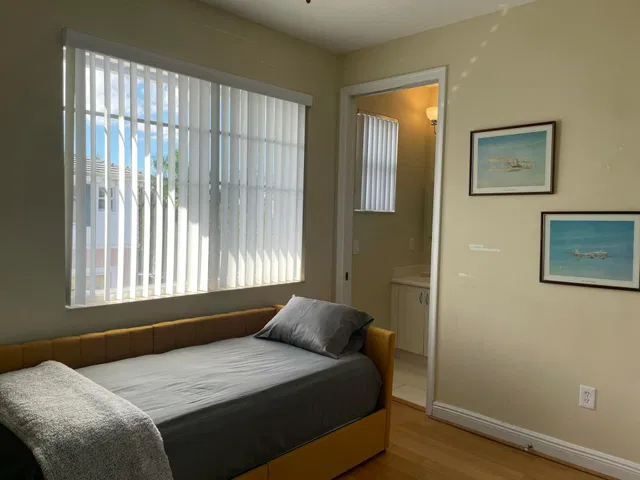 Residence photo 20