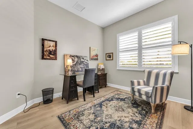Residence photo 49