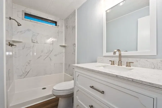Unit 53 photo 23