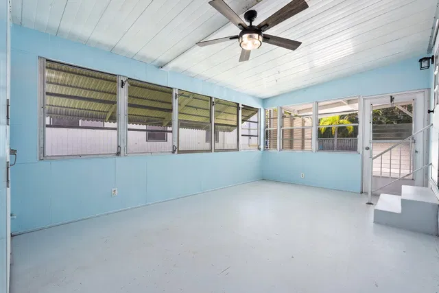 Unit 53 photo 29