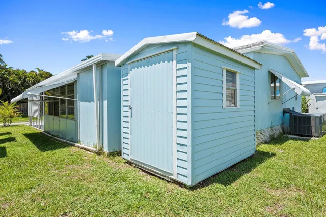 Unit 53 photo 31