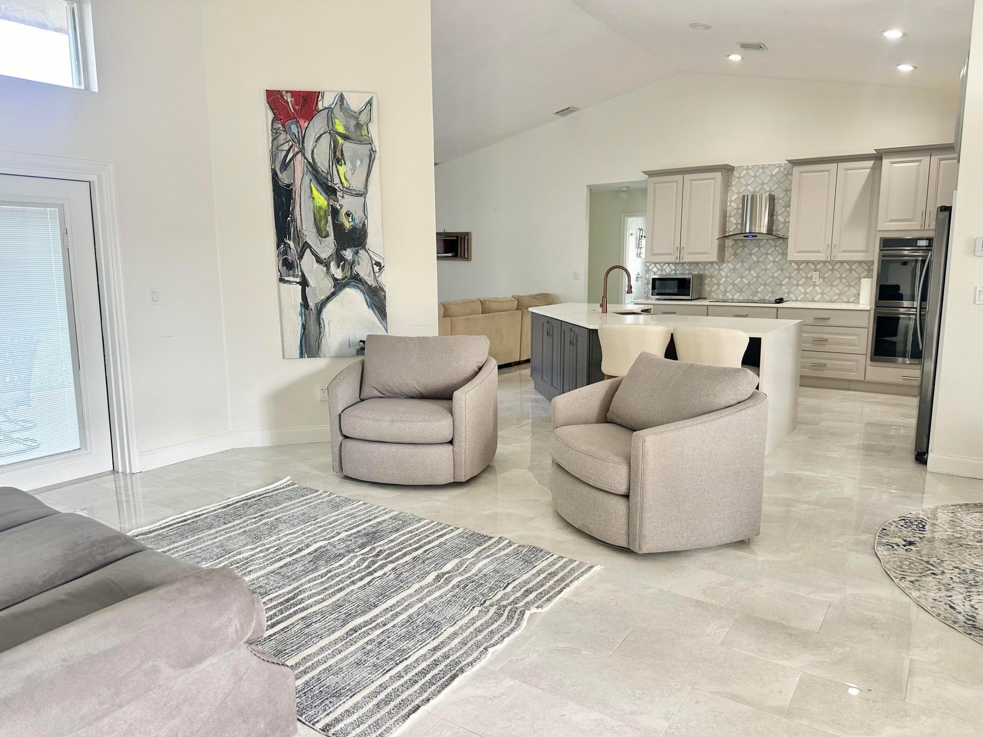 Residence photo 2