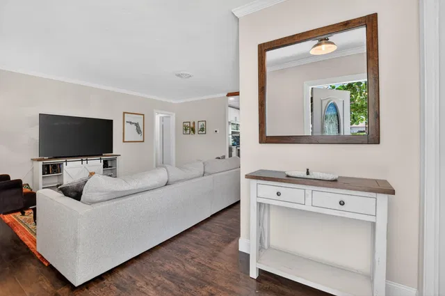  Residence photo 5