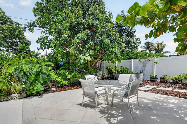  Residence photo 26