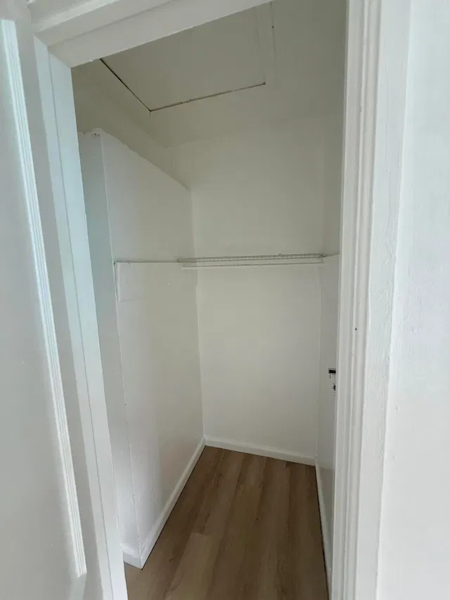 Unit Unit 2 photo 14