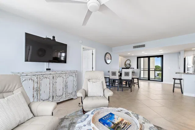 Golfview North Palm Beach I Unit 619 photo 4