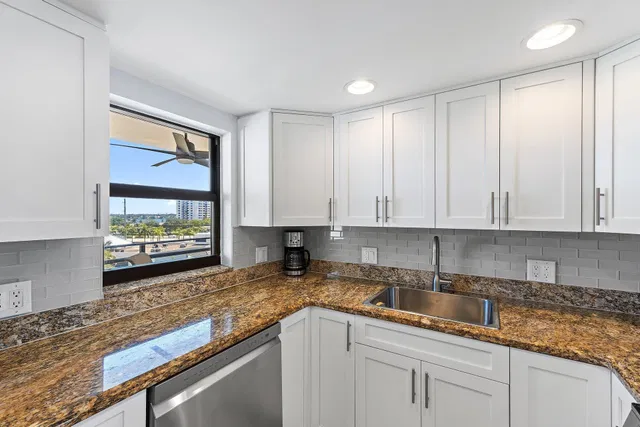 Golfview North Palm Beach I Unit 619 photo 11
