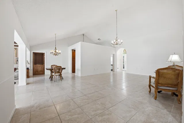 Residence photo 5